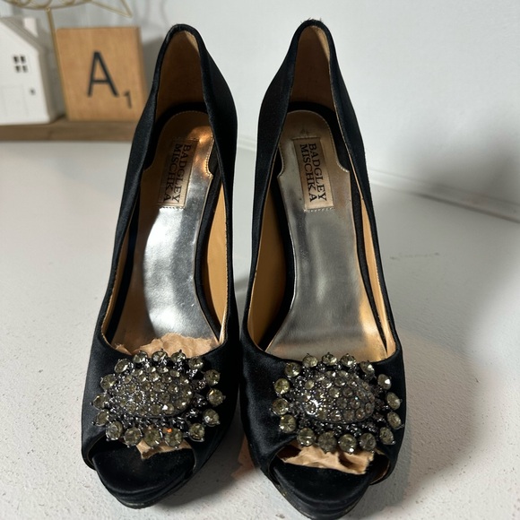 Badgley Mischka Black Satin Peep Toe Heels 7.5M Crystal Embellished Formal Pumps - Picture 2 of 9